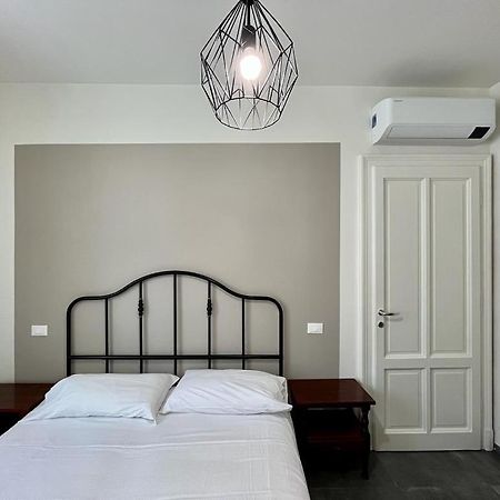 Casa De Paoli Apartment สเตรซา ภายนอก รูปภาพ