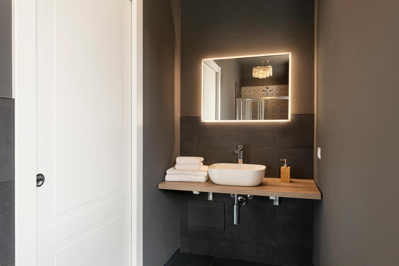 Casa De Paoli Apartment สเตรซา ภายนอก รูปภาพ
