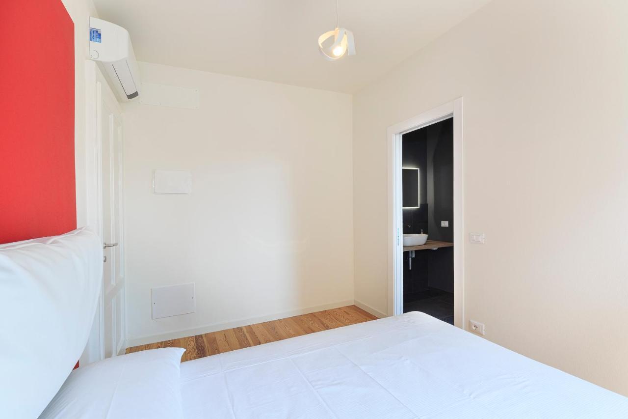 Casa De Paoli Apartment สเตรซา ภายนอก รูปภาพ