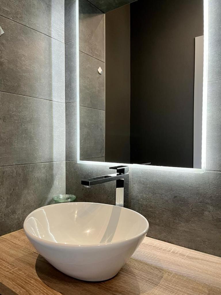 Casa De Paoli Apartment สเตรซา ภายนอก รูปภาพ